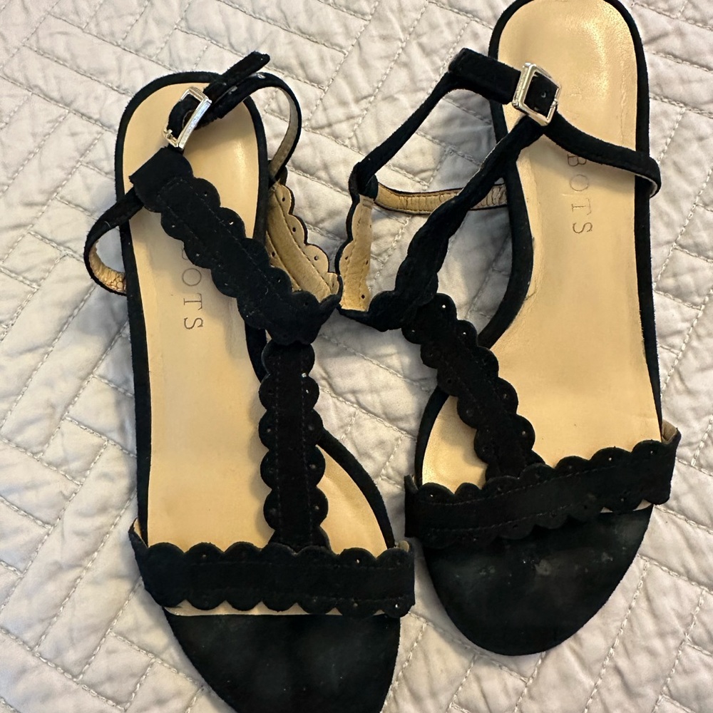 Talbots Black Suede Scalloped Sandals